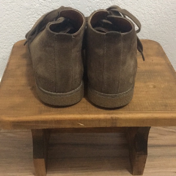 Shoes - Picture 3 of 4